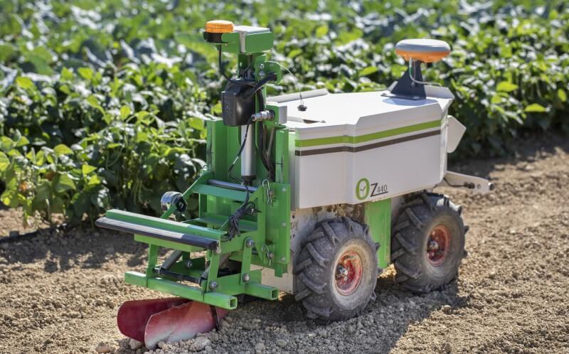 Oz farming assistant from Naio Technologies